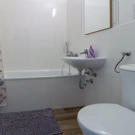 Dkn - Ihr Zuhause Auf Zeit In Halle - Vollmoebliert - Waschmaschine - Wlan - Naehe S-bahn * Halle (Saale)