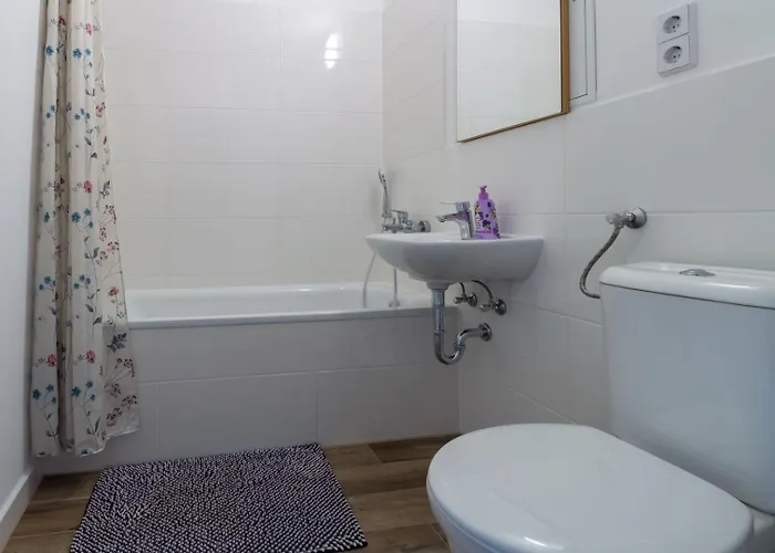 Dkn - Ihr Zuhause Auf Zeit In Halle - Vollmoebliert - Waschmaschine - Wlan - Naehe S-bahn * Halle (Saale)